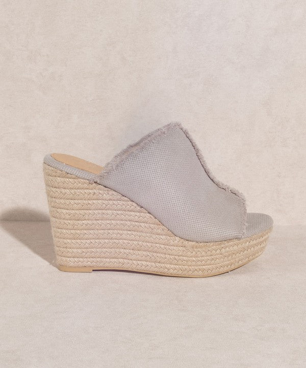 Distressed Linen Wedge